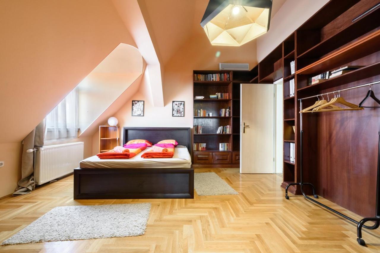 View To The Roofs Luxury Apartment With 2 Bedrooms 布达佩斯 外观 照片