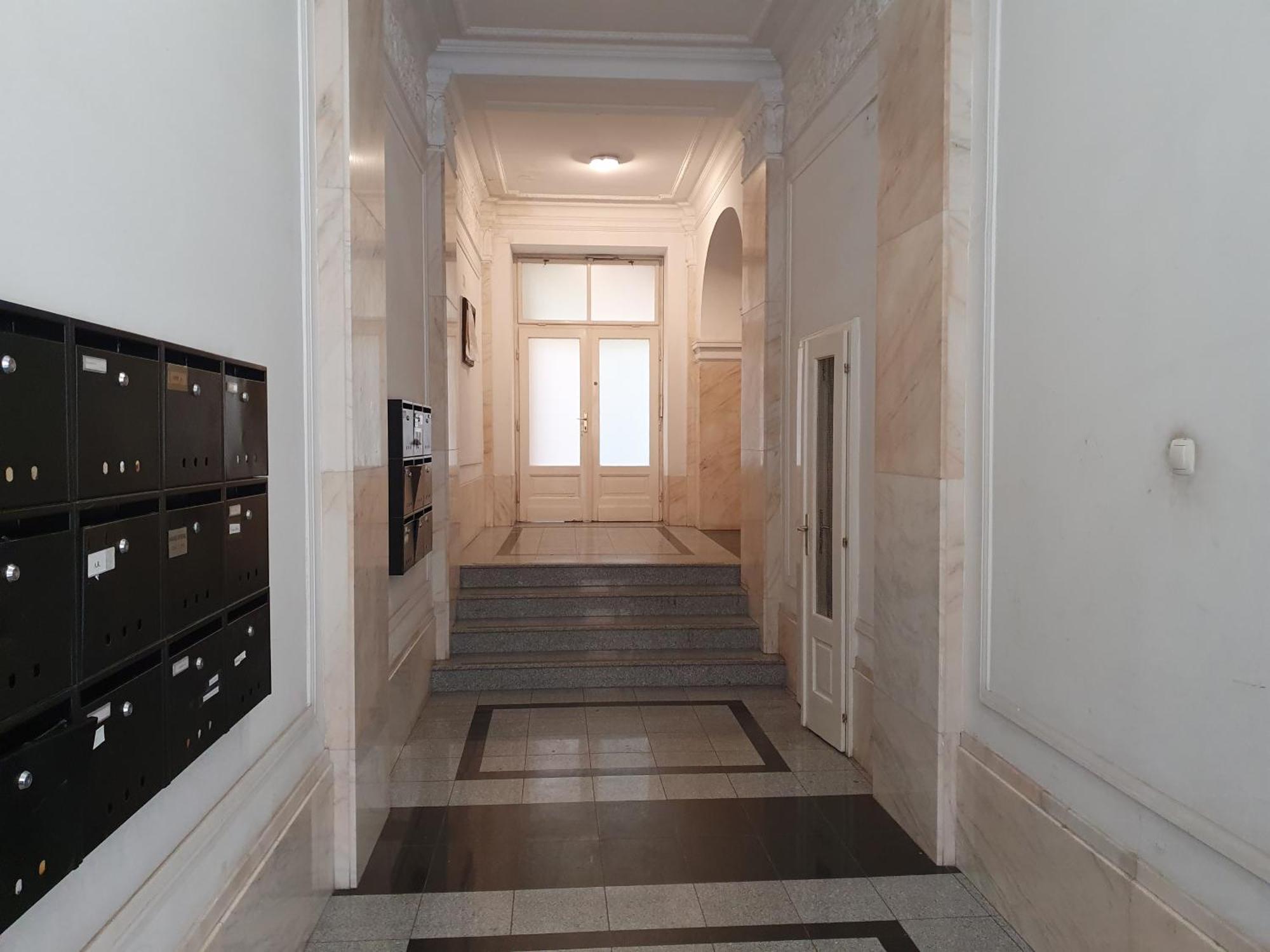 View To The Roofs Luxury Apartment With 2 Bedrooms 布达佩斯 外观 照片